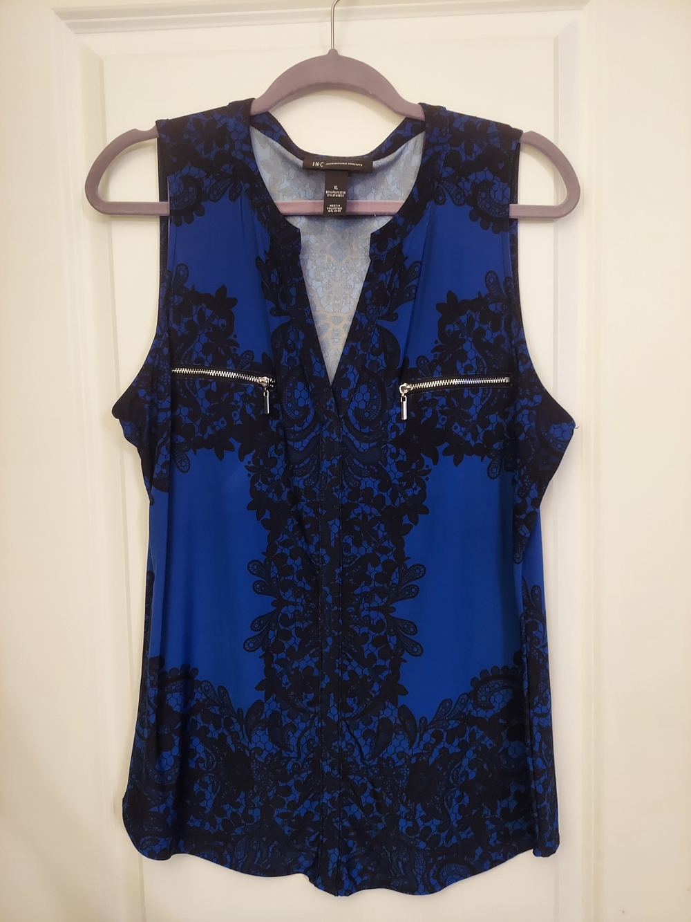 INC International Concepts Sleeveless Blue Lace-Print V-Neck Blouse. XL.